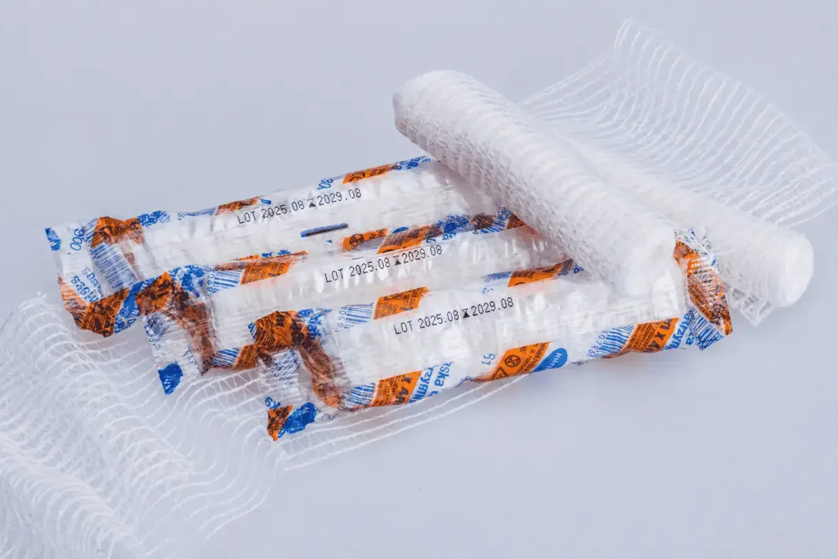 Folding cartons coded with batch and expiry data